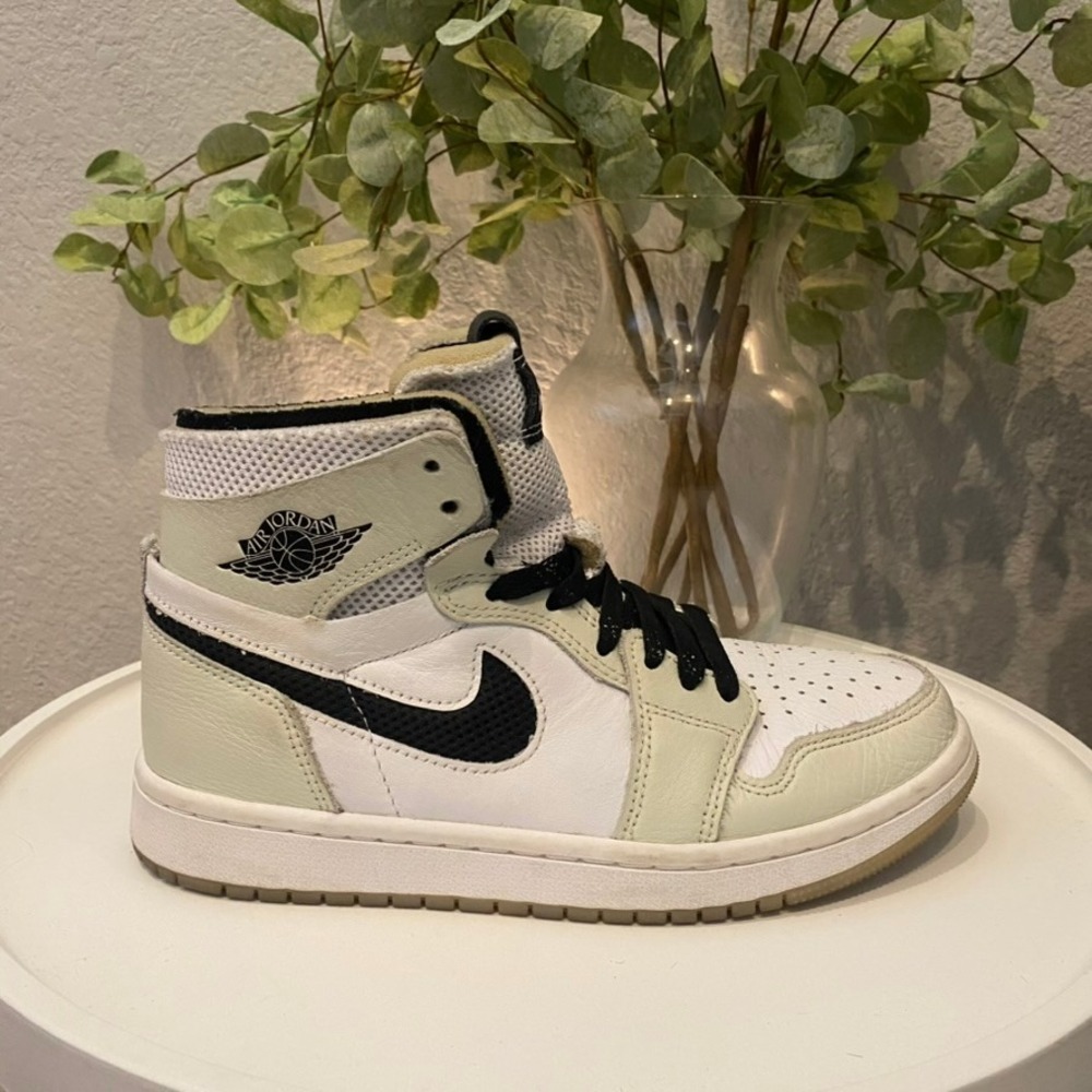 Nike Air Jordan 1 Zoom CMFT "Sail" Women's Sneaker 6 Excellent